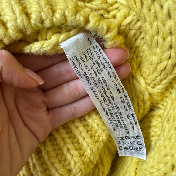 Yellow Zara Sweater - Picture 4 of 4